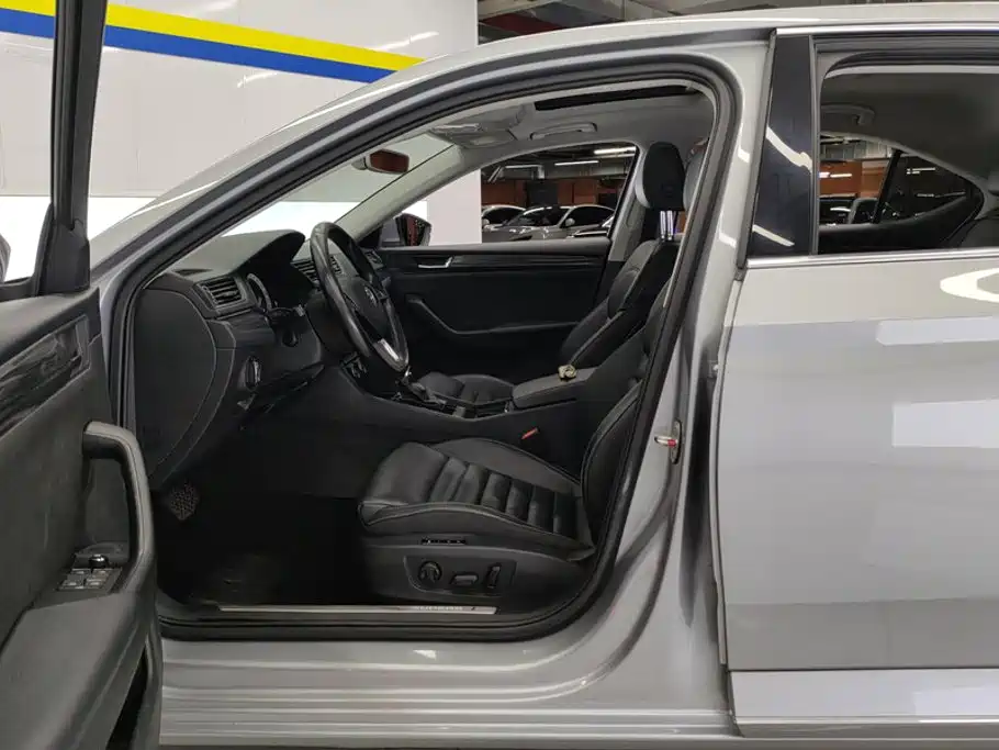 Skoda Superb 2018 TSI330 DSG Luxury V