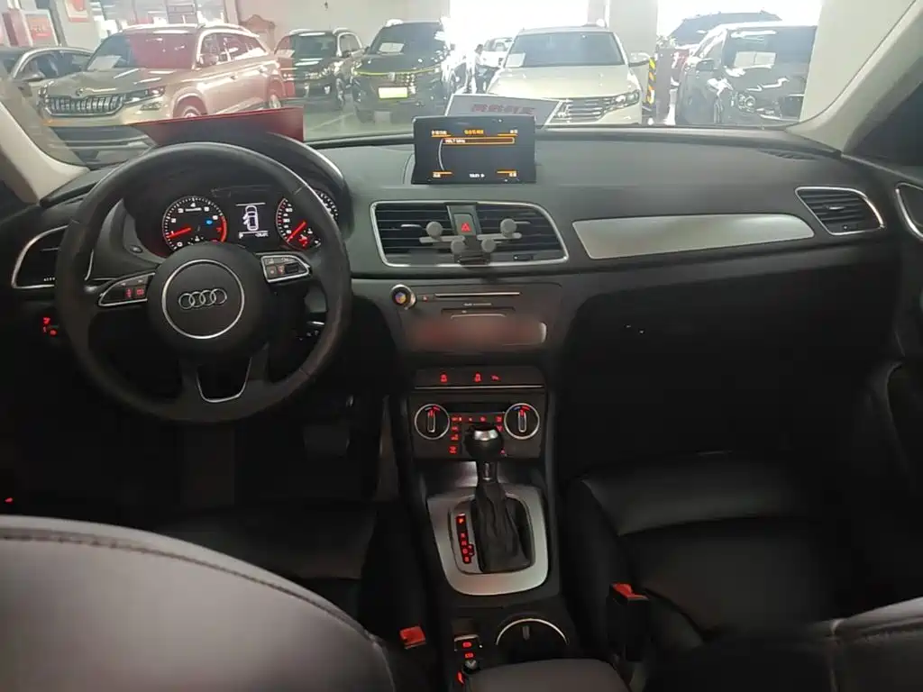 Audi Q3 — миниатюра 10