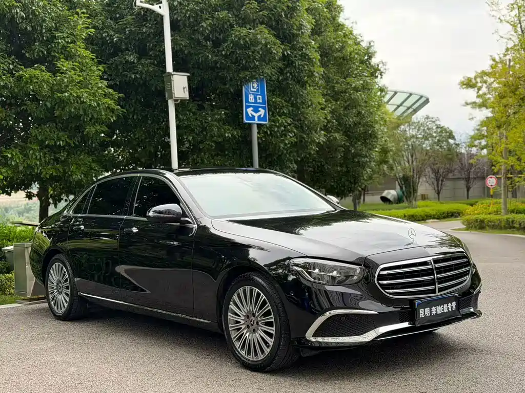 Mercedes-Benz E-Class — миниатюра 3