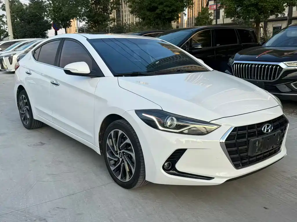 Hyundai Elantra — миниатюра 3