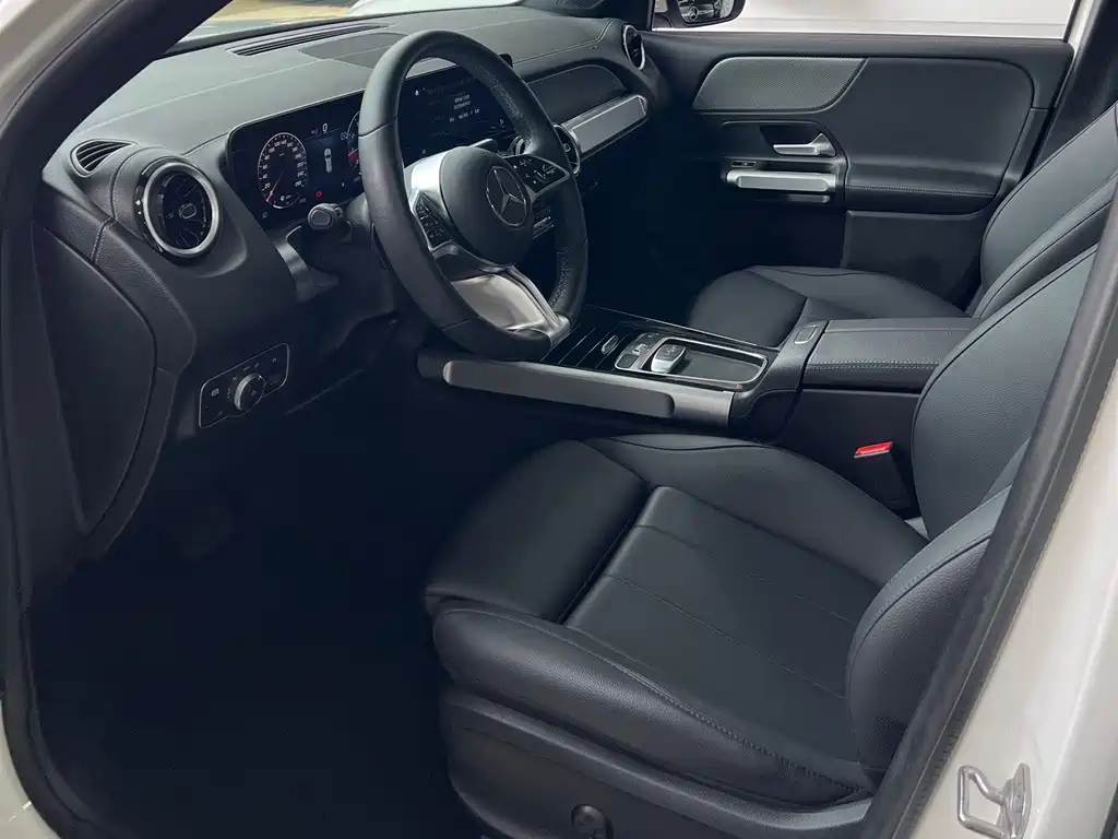 Mercedes-Benz GLB — миниатюра 4