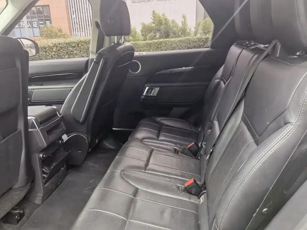 Land Rover Discovery — миниатюра 8
