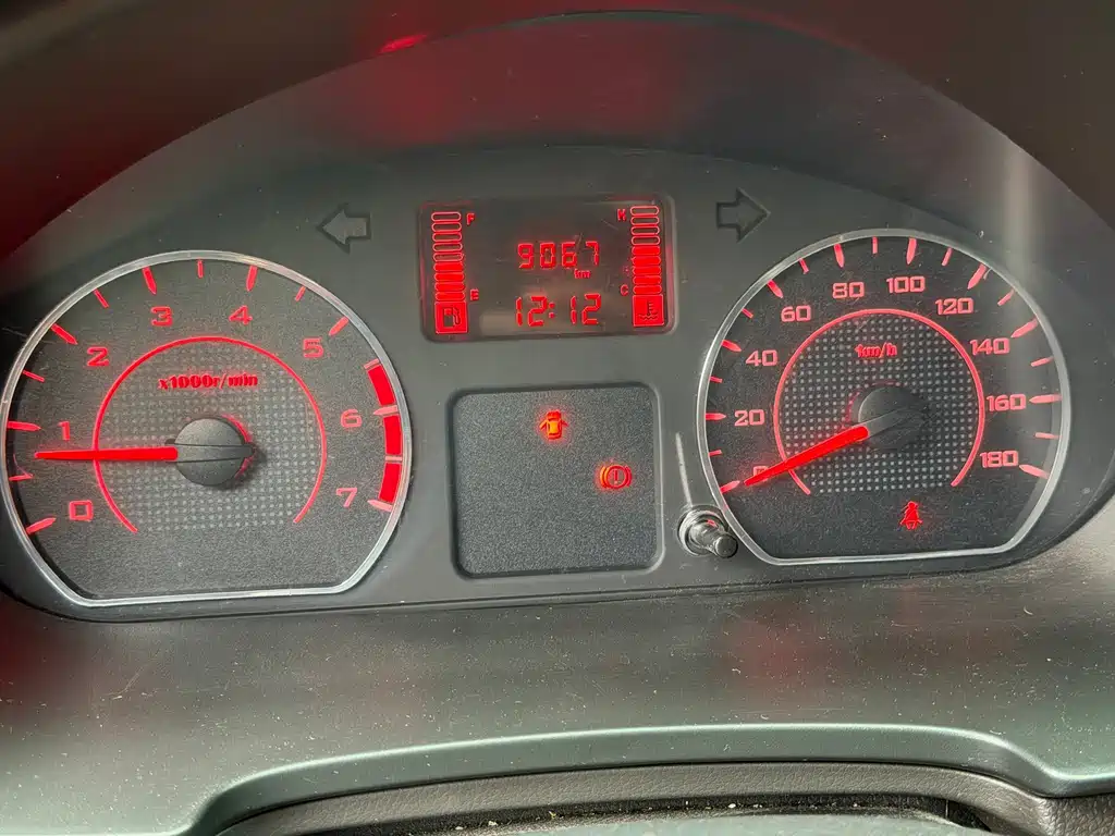 Wuling Hongguang V — миниатюра 9