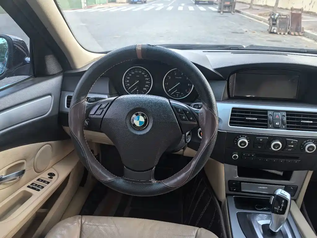 BMW 5 Series — миниатюра 7