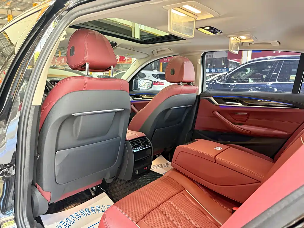 BMW 5 Series — миниатюра 27