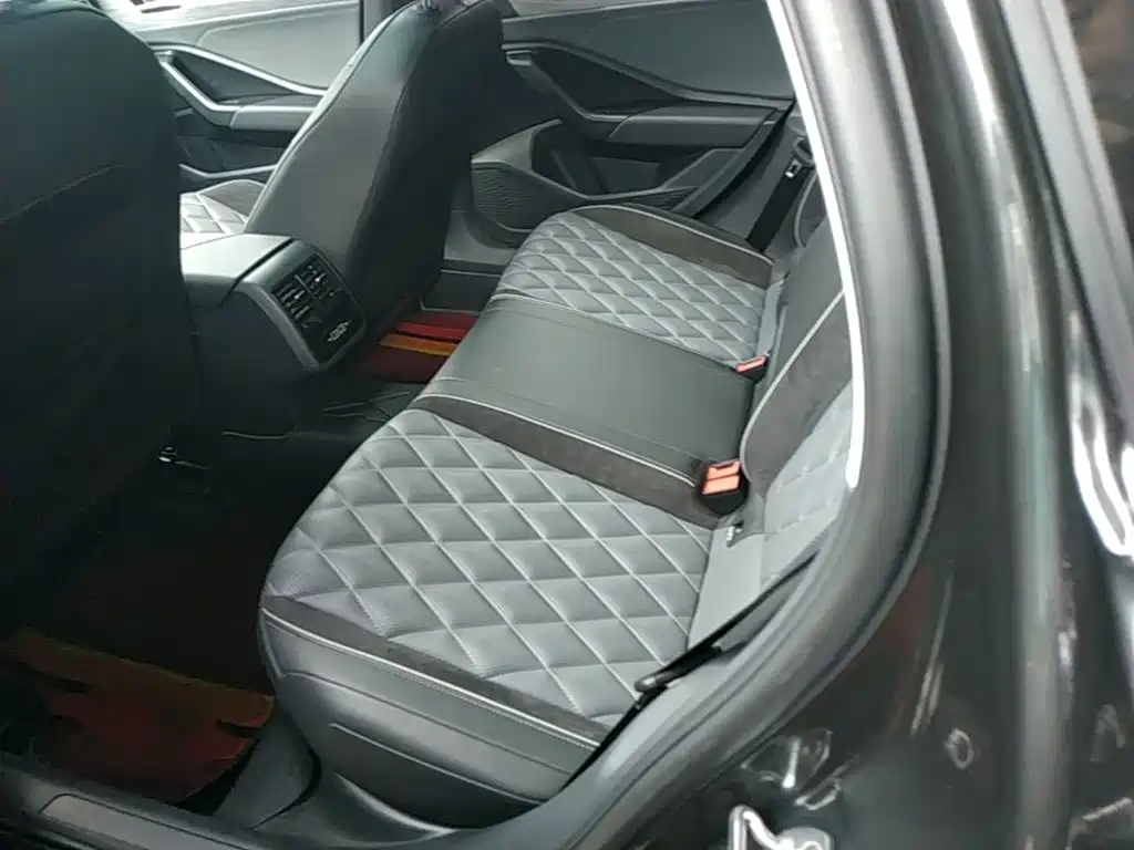 Volkswagen Sagitar — миниатюра 17