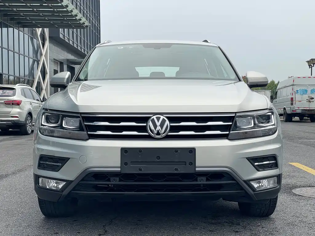 Volkswagen Tiguan L — миниатюра 2