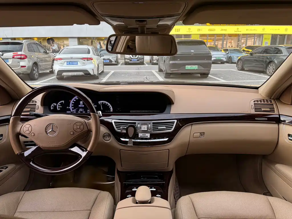 Mercedes-Benz S-Class — миниатюра 12