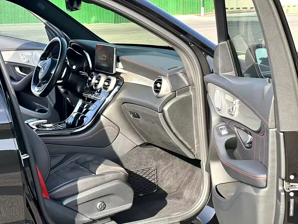 Mercedes-Benz GLC AMG — миниатюра 9