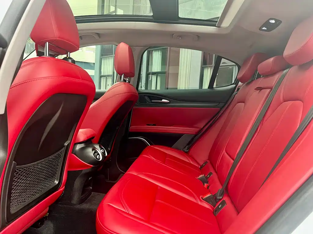 Alfa Romeo Stelvio — миниатюра 13