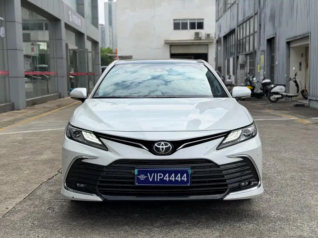 Toyota Camry — миниатюра 2