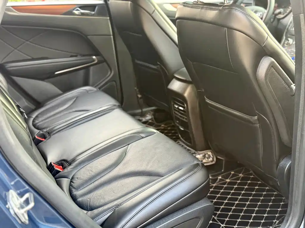 Lincoln MKC — миниатюра 13