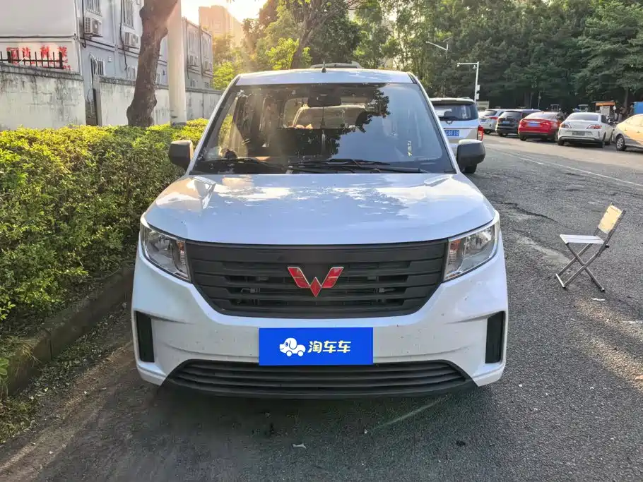 Wuling Hongguang PLUS — миниатюра 2