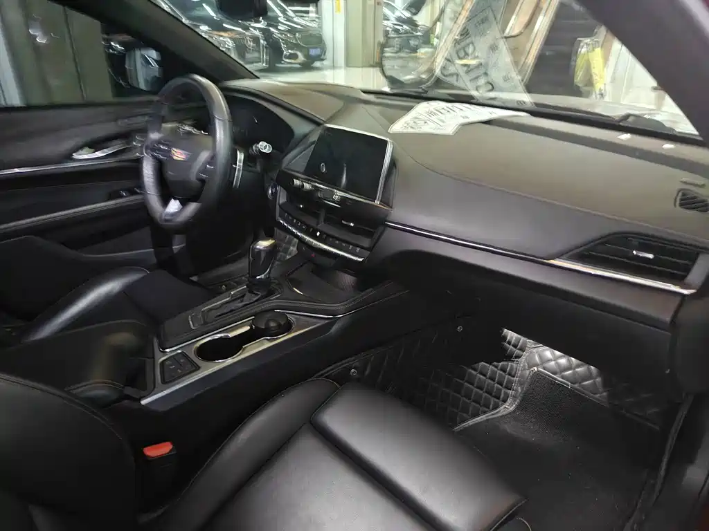 Cadillac CT4 — миниатюра 5