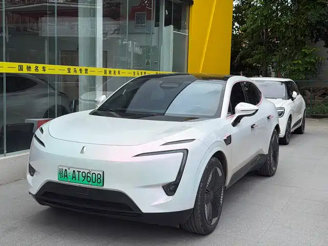 2024 Avatr 11