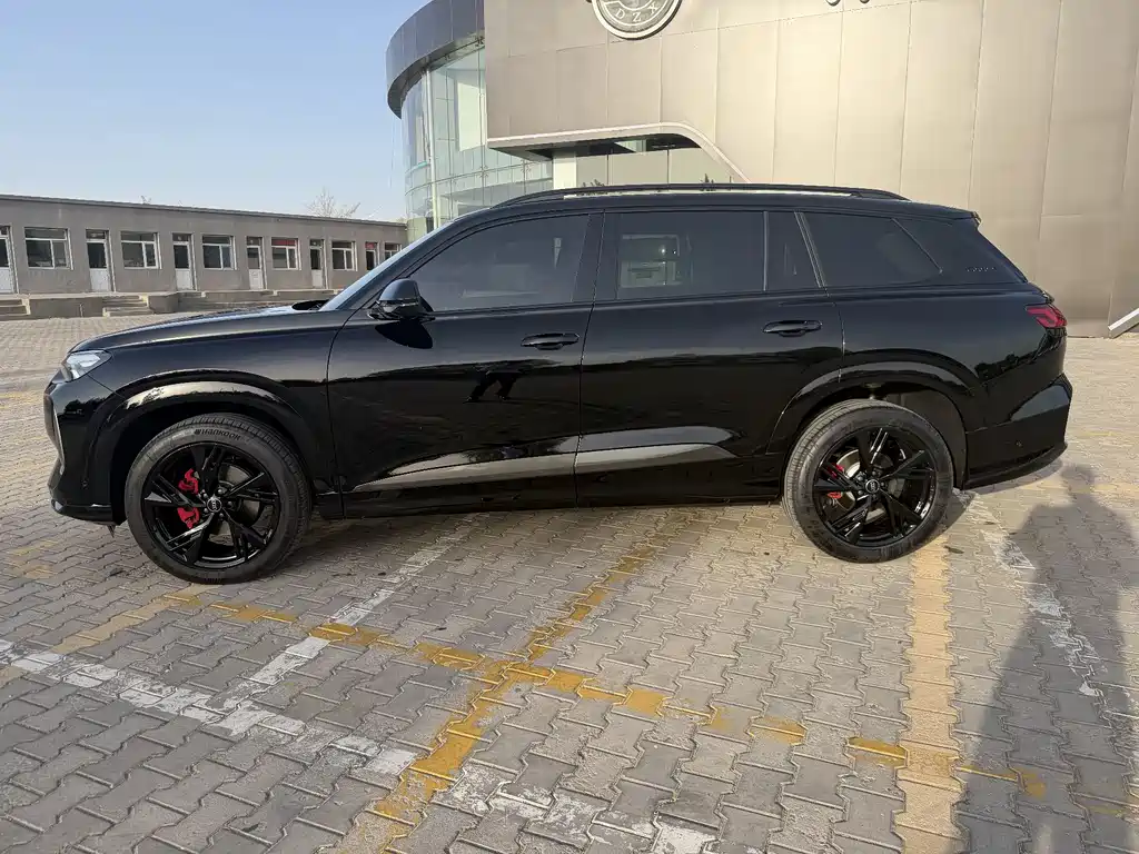 Audi Q6 2024 45 TFSI quattro 6 мест