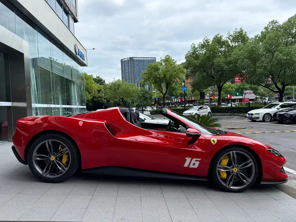 Ferrari 296 2022 3.0T V6 GTS