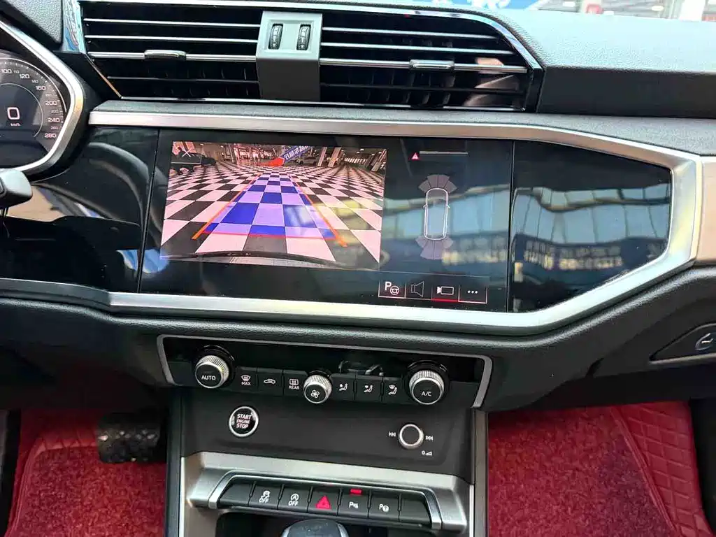 Audi Q3 — миниатюра 12