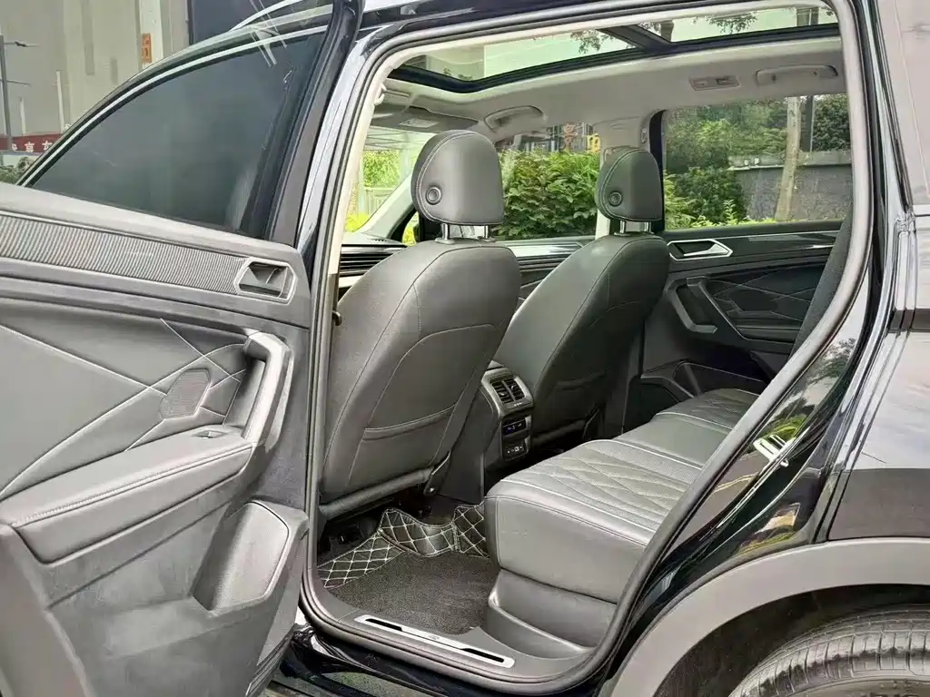 Volkswagen Tiguan L — миниатюра 8