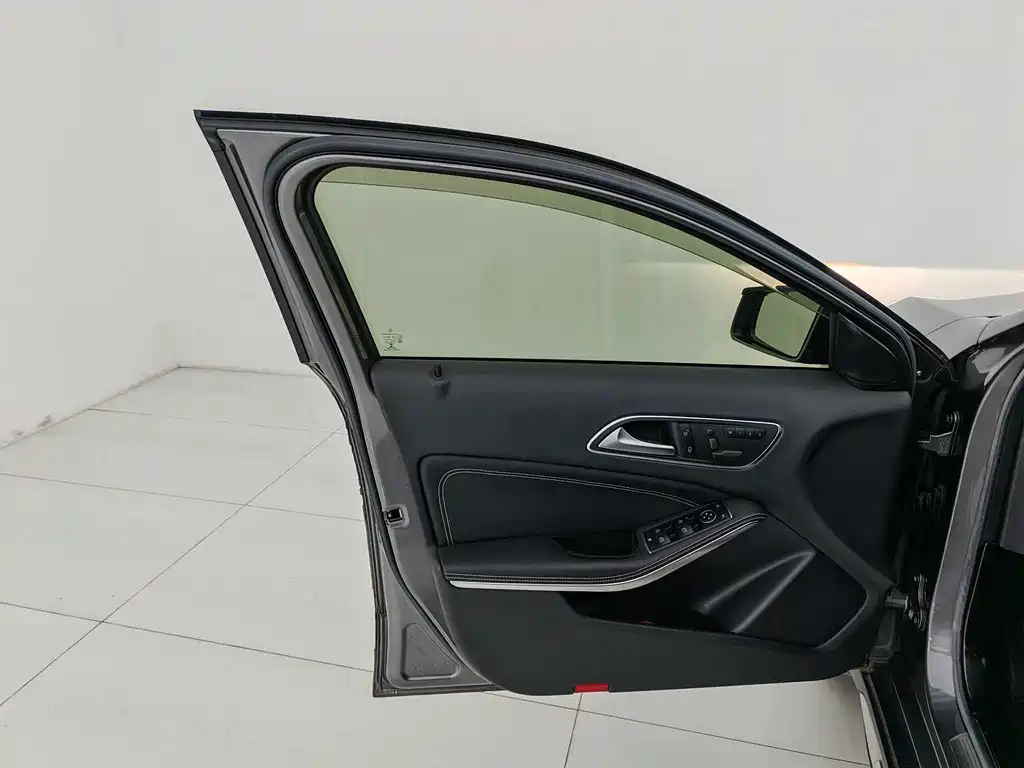 Mercedes-Benz GLA — миниатюра 4