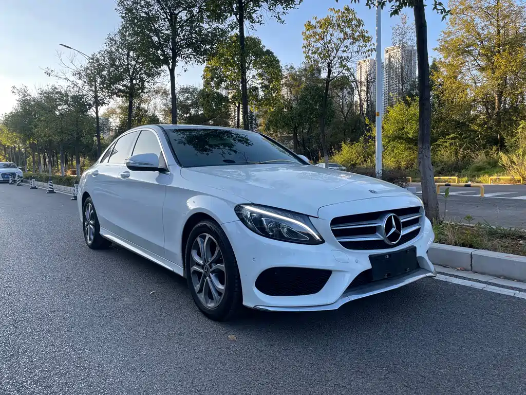 Mercedes-Benz C-Class — миниатюра 3