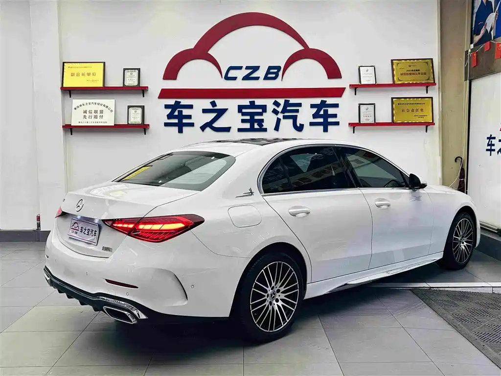 Mercedes-Benz C-Class — миниатюра 6