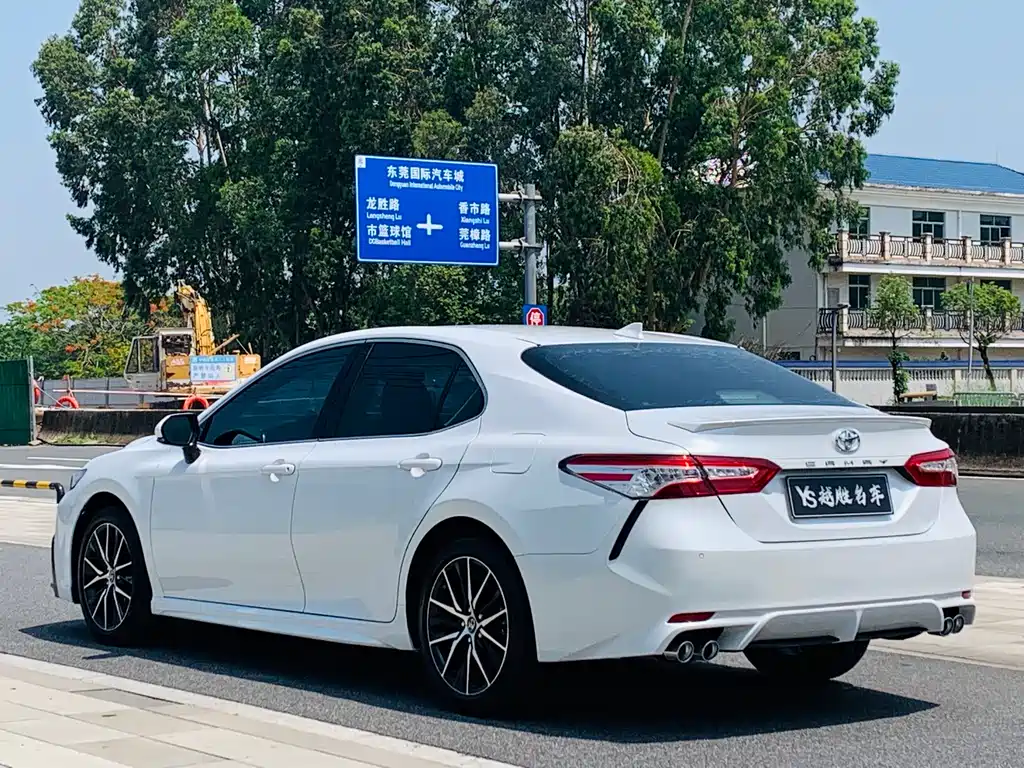 Toyota Camry 2021 2.0S