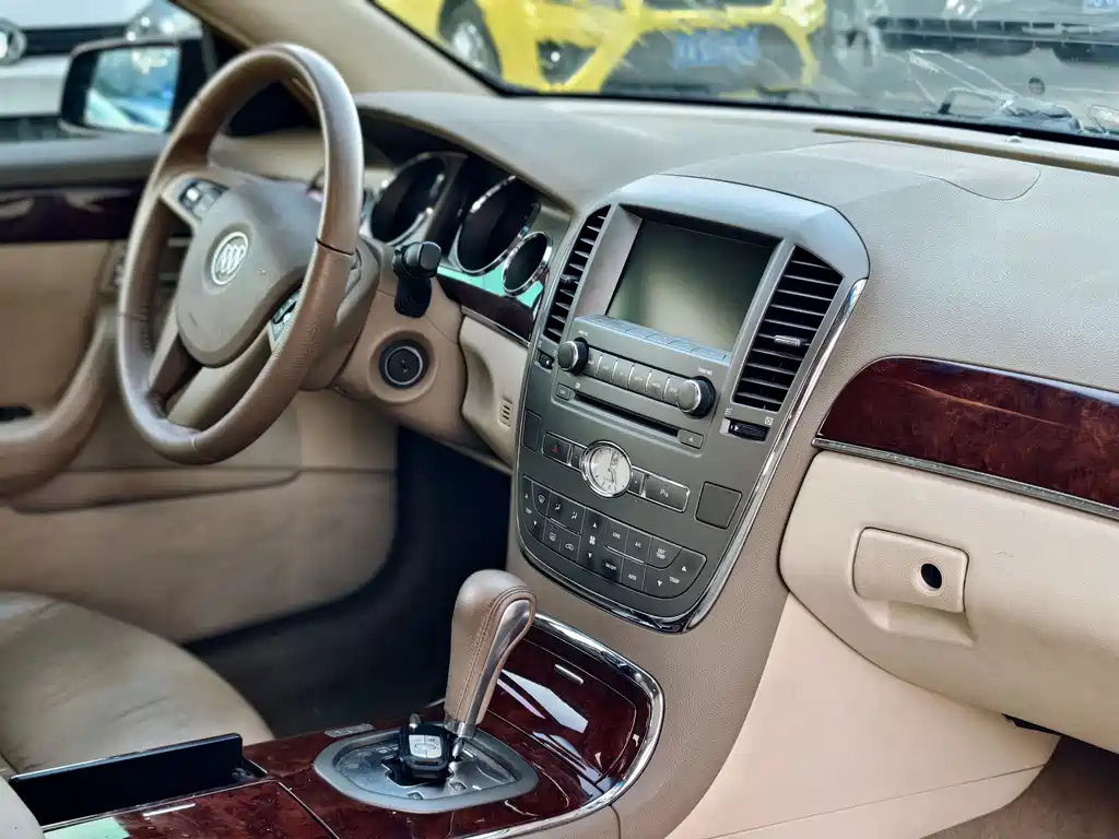 Buick Park Avenue — миниатюра 7