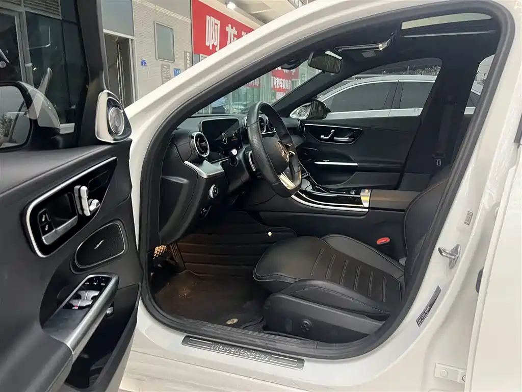 Mercedes-Benz C-Class — миниатюра 4