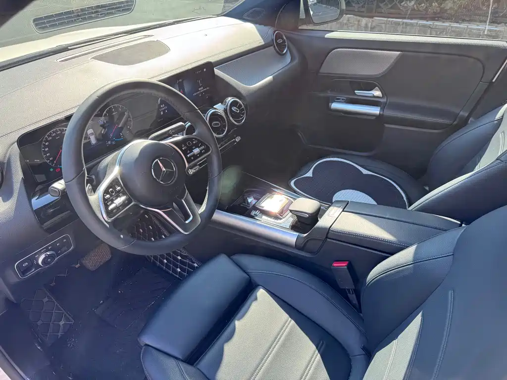 Mercedes-Benz GLA — миниатюра 10