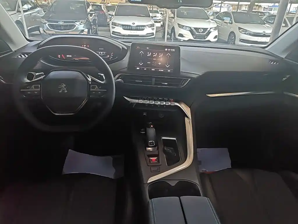 Peugeot 5008 2017 350THP 5 мест Elite