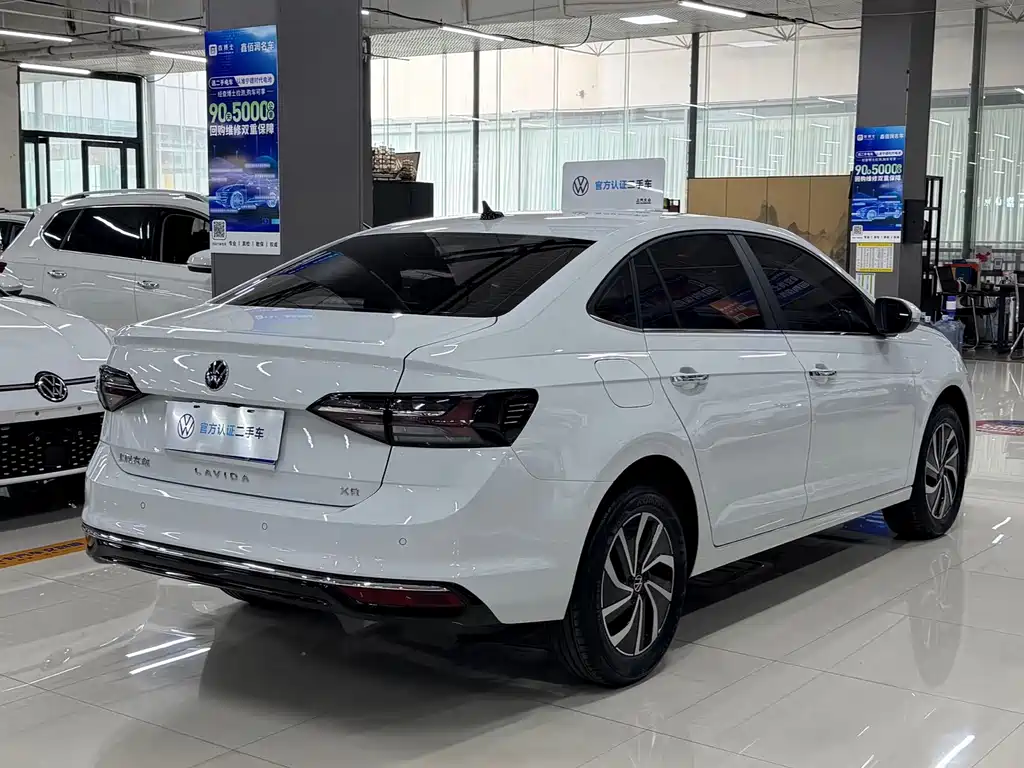 Volkswagen Lavida — миниатюра 4