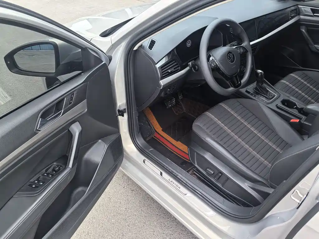 Volkswagen Lavida — миниатюра 9