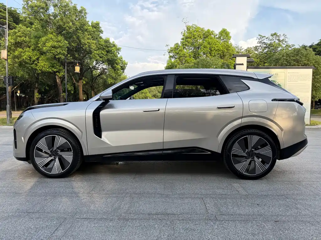 Lynk & Co 08 EM-P — миниатюра 7
