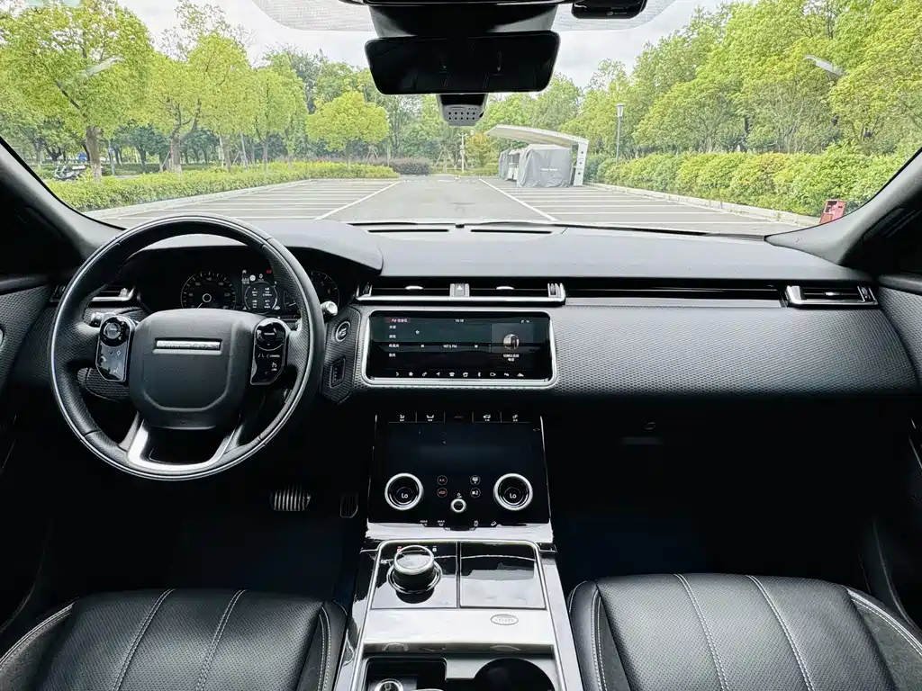 Land Rover Velar — миниатюра 10