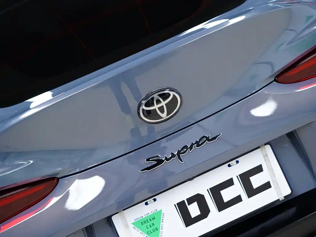 TOYOTA SUPRA
