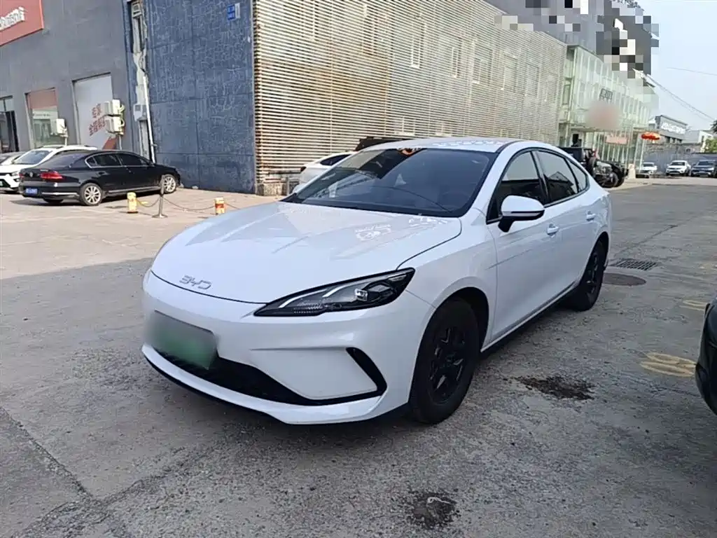 BYD Seal 05 DM-i 2025