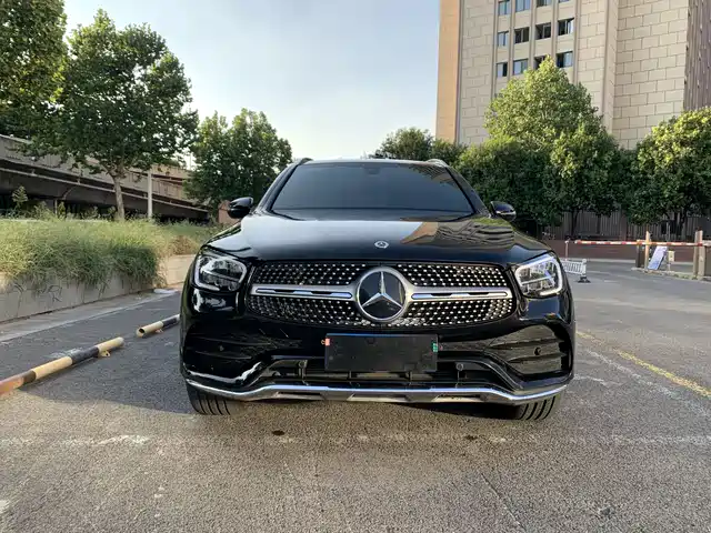 MERCEDES-BENZ GLC