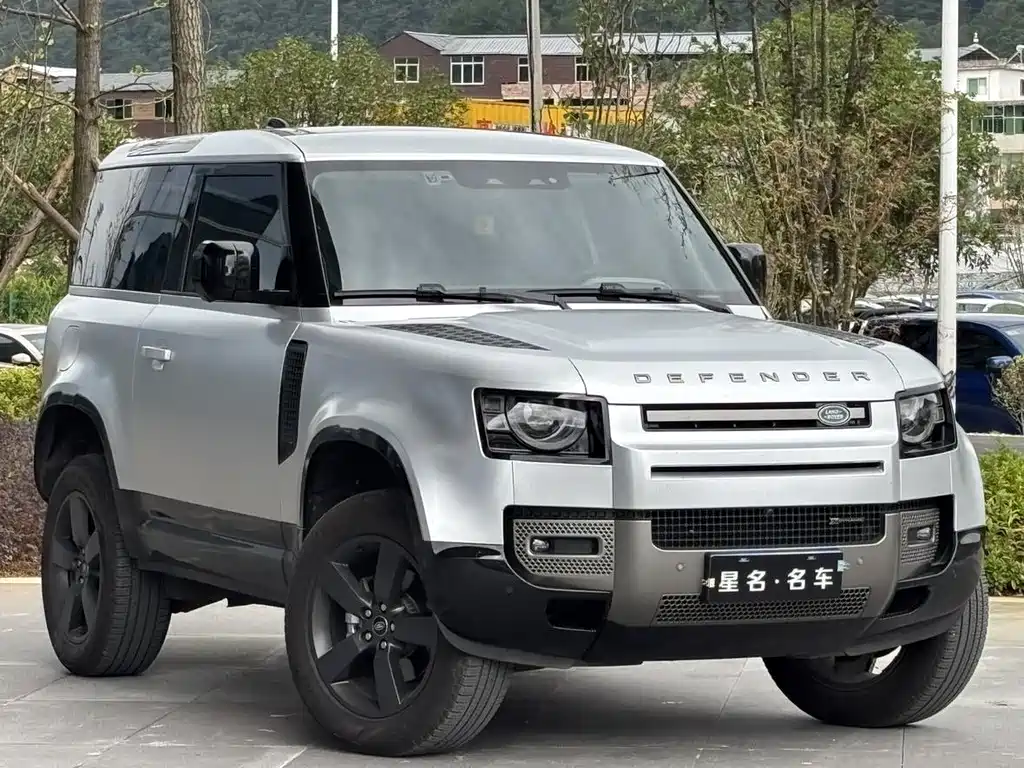 LAND ROVER DEFENDER