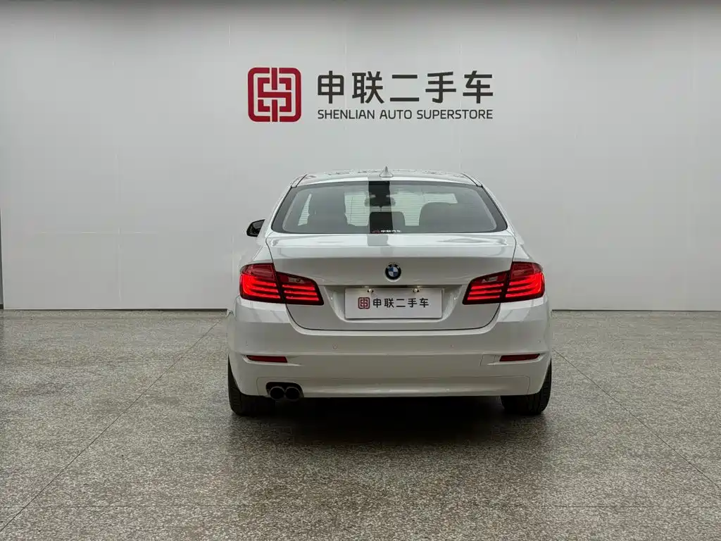 BMW 5 Series — миниатюра 4