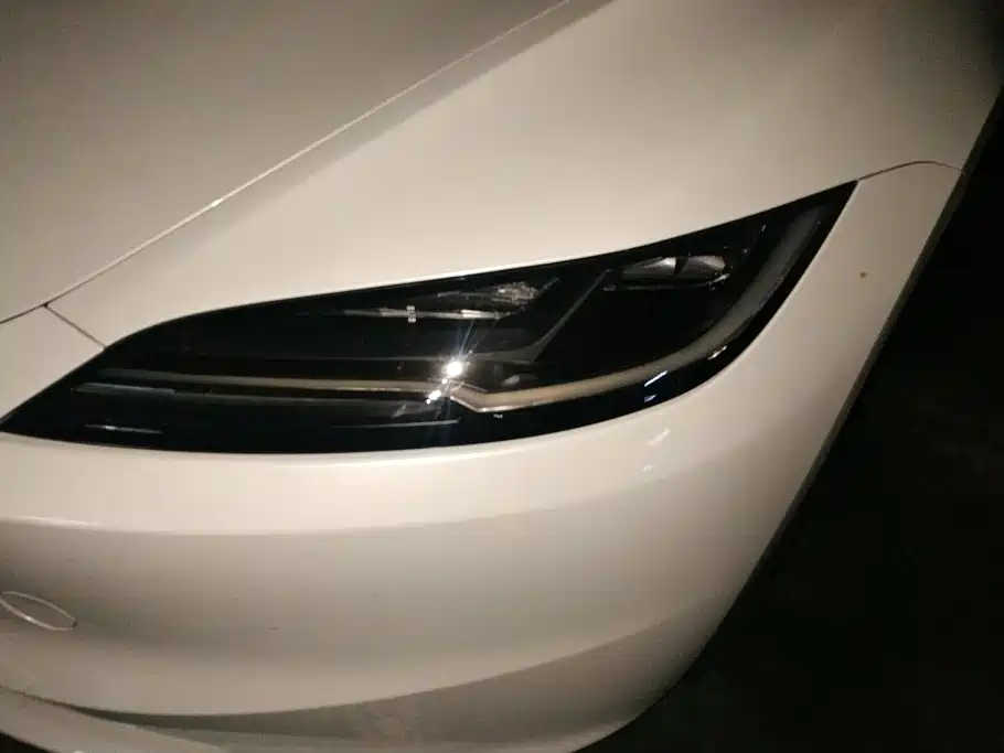 Tesla Model 3 — миниатюра 5