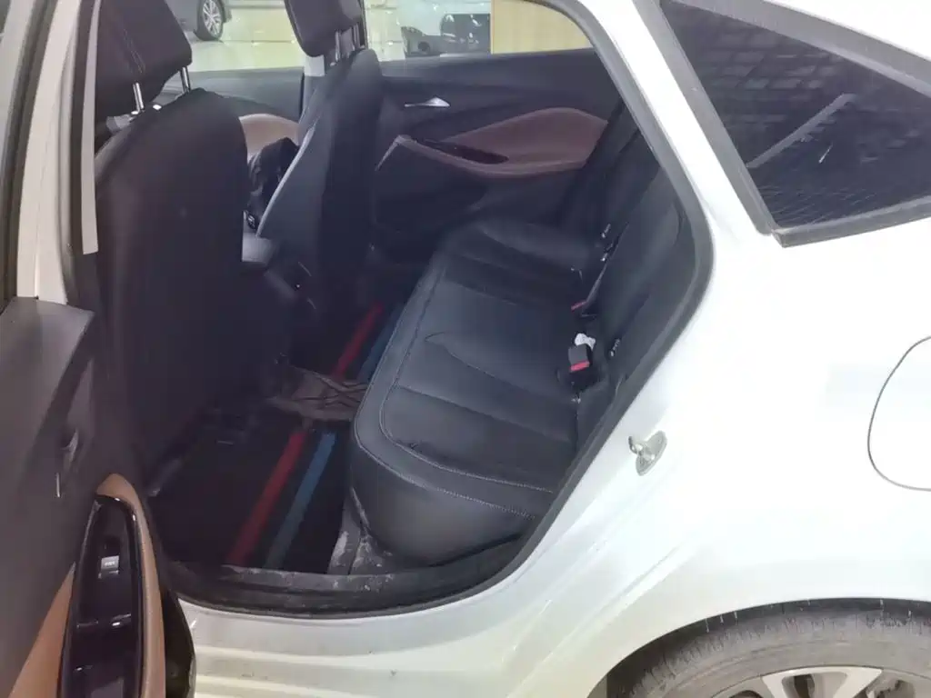 Buick Verano — миниатюра 17