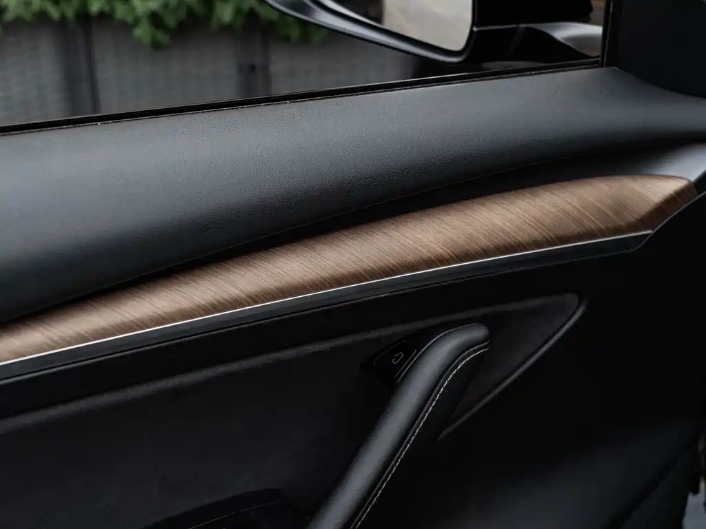 Tesla Model 3 — миниатюра 13