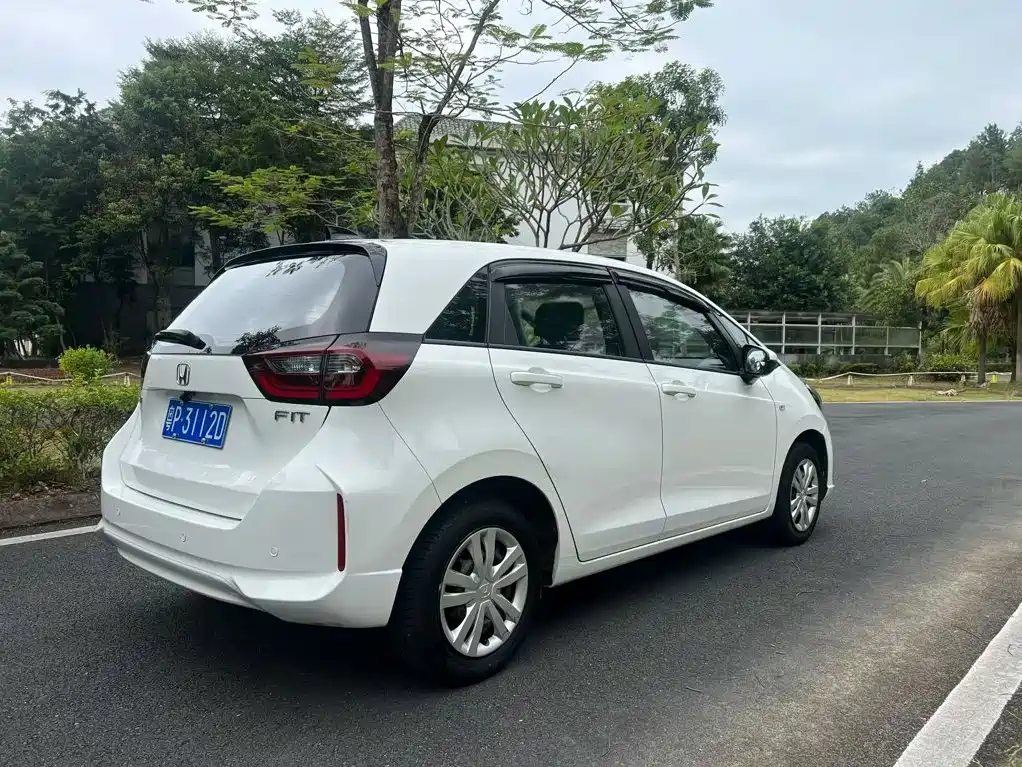 Honda Fit — миниатюра 7