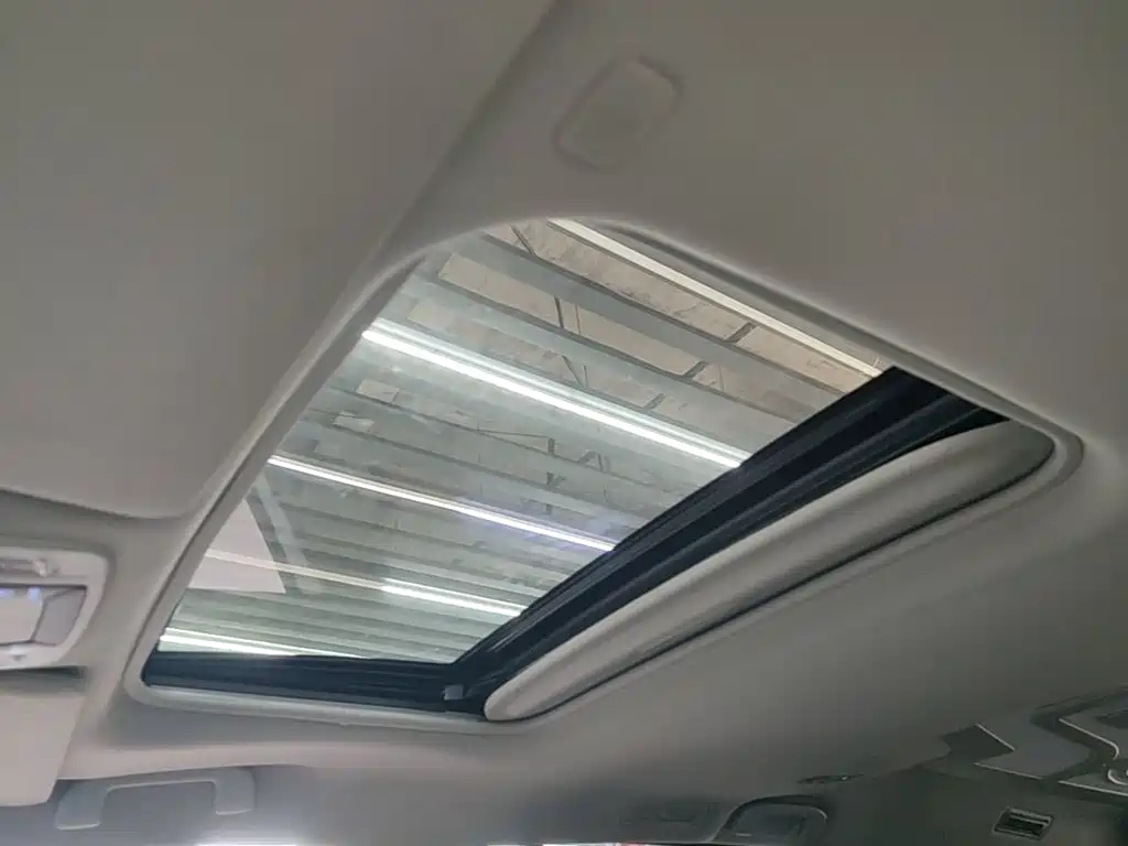 Toyota Sienna — миниатюра 18