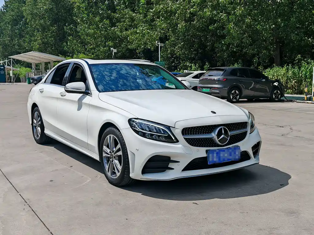 Mercedes-Benz C-Class — миниатюра 3