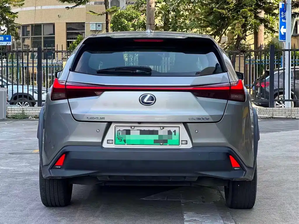 Lexus UX New Energy — миниатюра 5