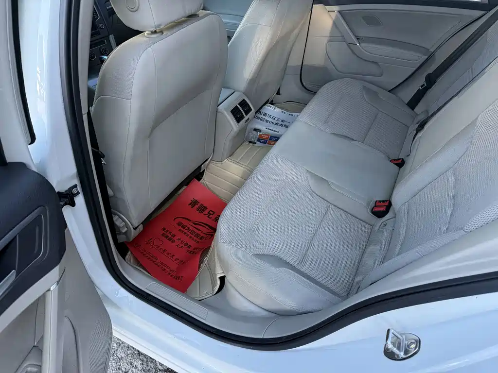 Volkswagen Golf — миниатюра 5