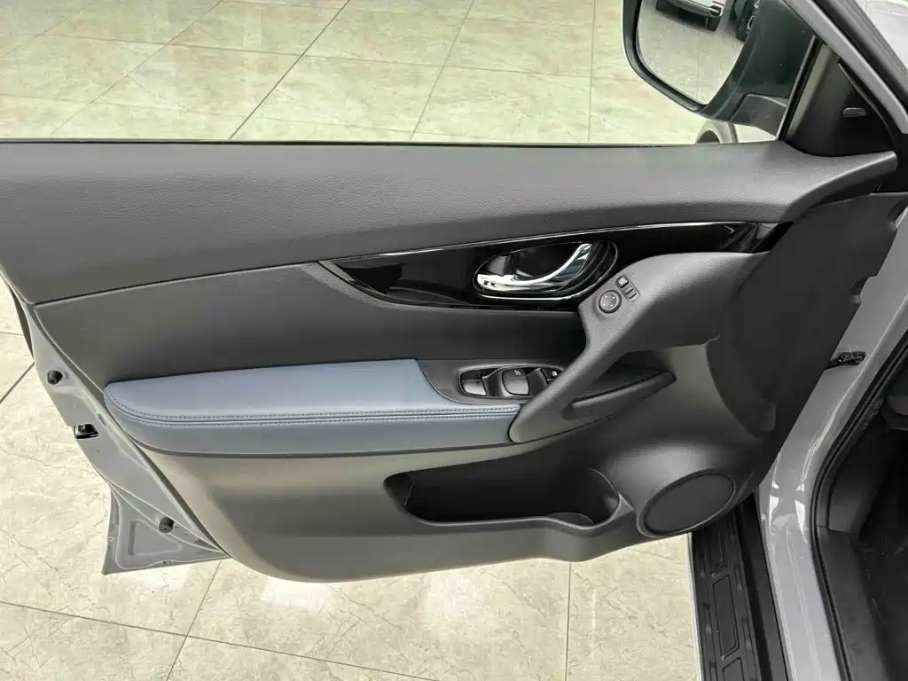 Nissan X-Trail — миниатюра 16