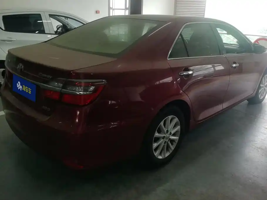Toyota Camry — миниатюра 3